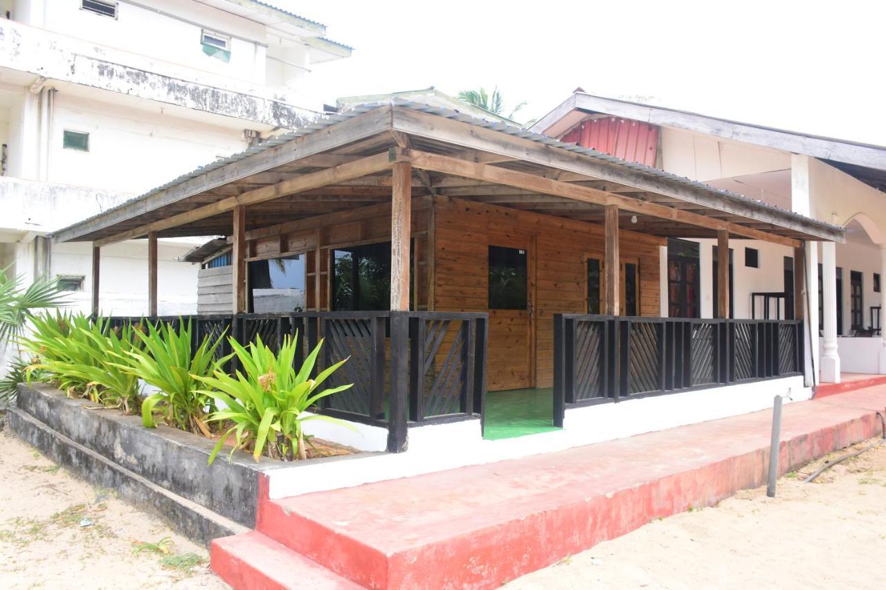 Alfresco Beach Hotel Uppuveli Ngoại thất bức ảnh
