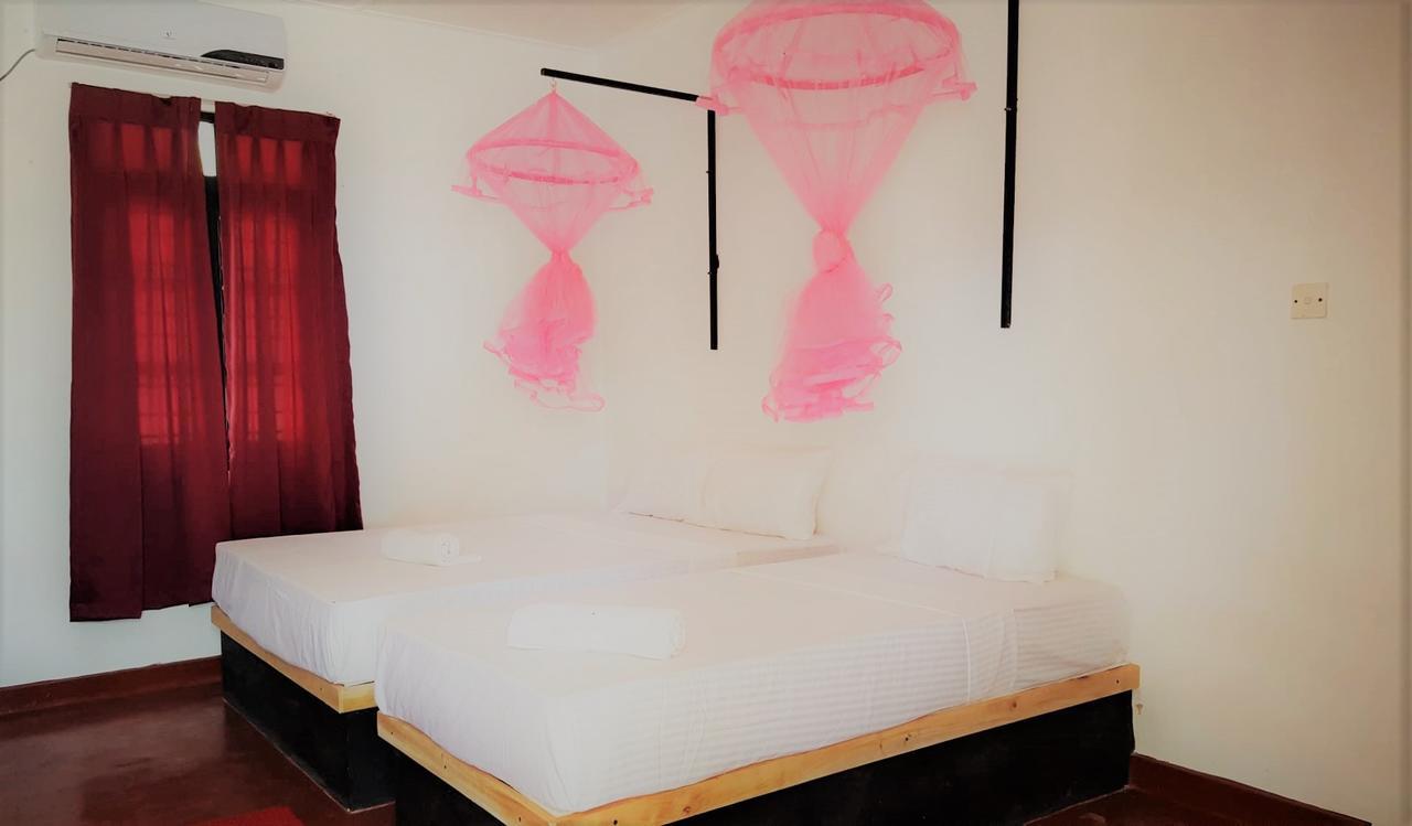 Alfresco Beach Hotel Uppuveli Ngoại thất bức ảnh